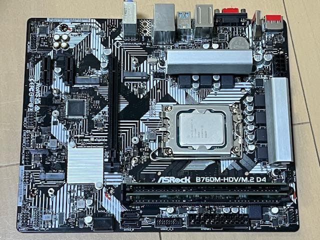 マザーボード / i7-13700F / 32GBメモリ