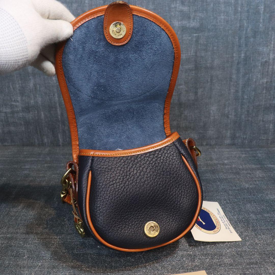未使用 Dooney&Bourke デカロゴ タグ付 ショルダーバッグ