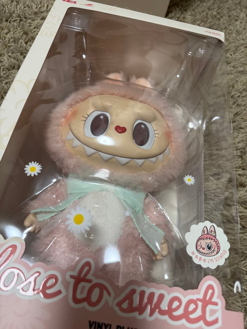 【新品未開封】LABUBU MOKOKO CLOSE TO SWEET 箱傷あり
