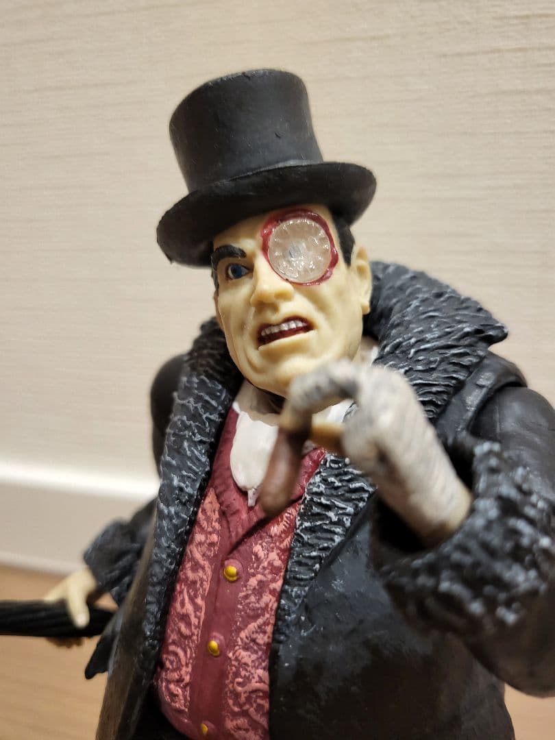 バットマン　アーカムシティ　ペンギン　フィギィア