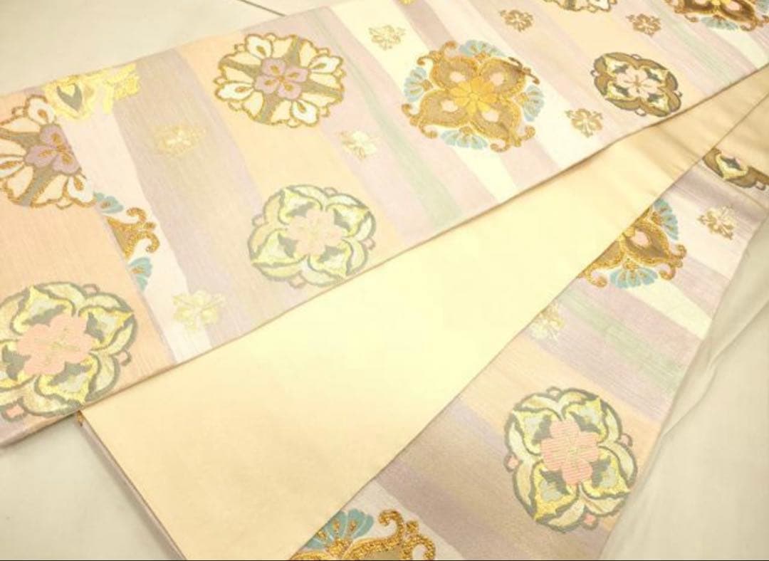 振袖 フルセット6点サイズM〜Ｌ流水舞桜文　金彩　正絹