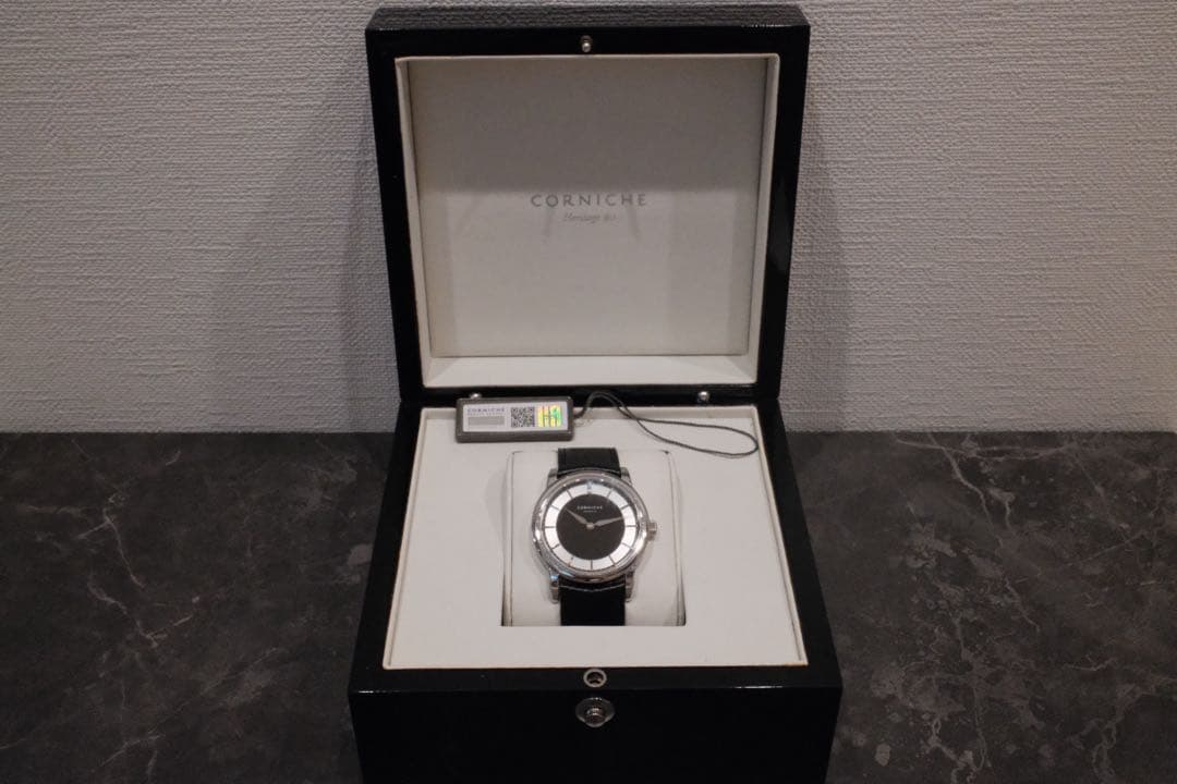Corniche Heritage 40 黒文字盤