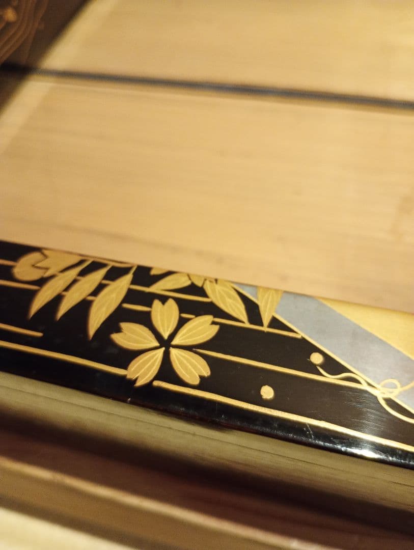 【茶道具】花筏蒔絵炉縁　塗師月峰作　炉縁114