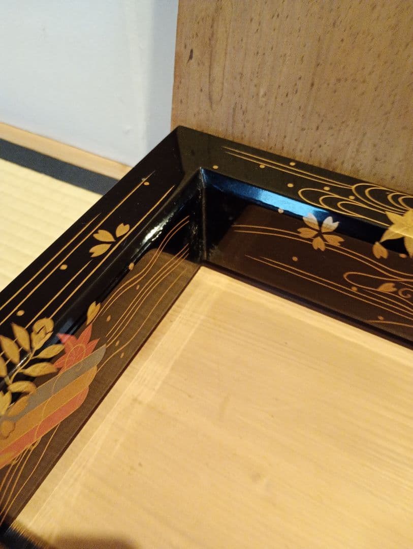 【茶道具】花筏蒔絵炉縁　塗師月峰作　炉縁114