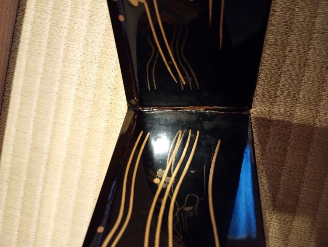 【茶道具】花筏蒔絵炉縁　塗師月峰作　炉縁114