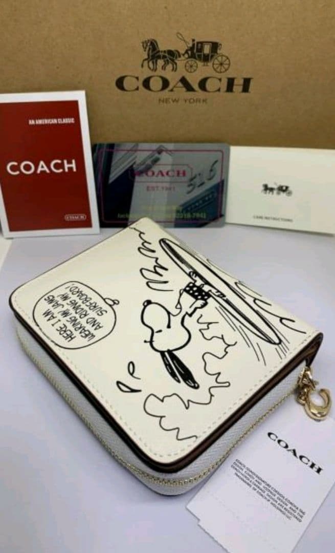 田*典様 新品未使用品☆COACH スヌーピー 二つ折り財布