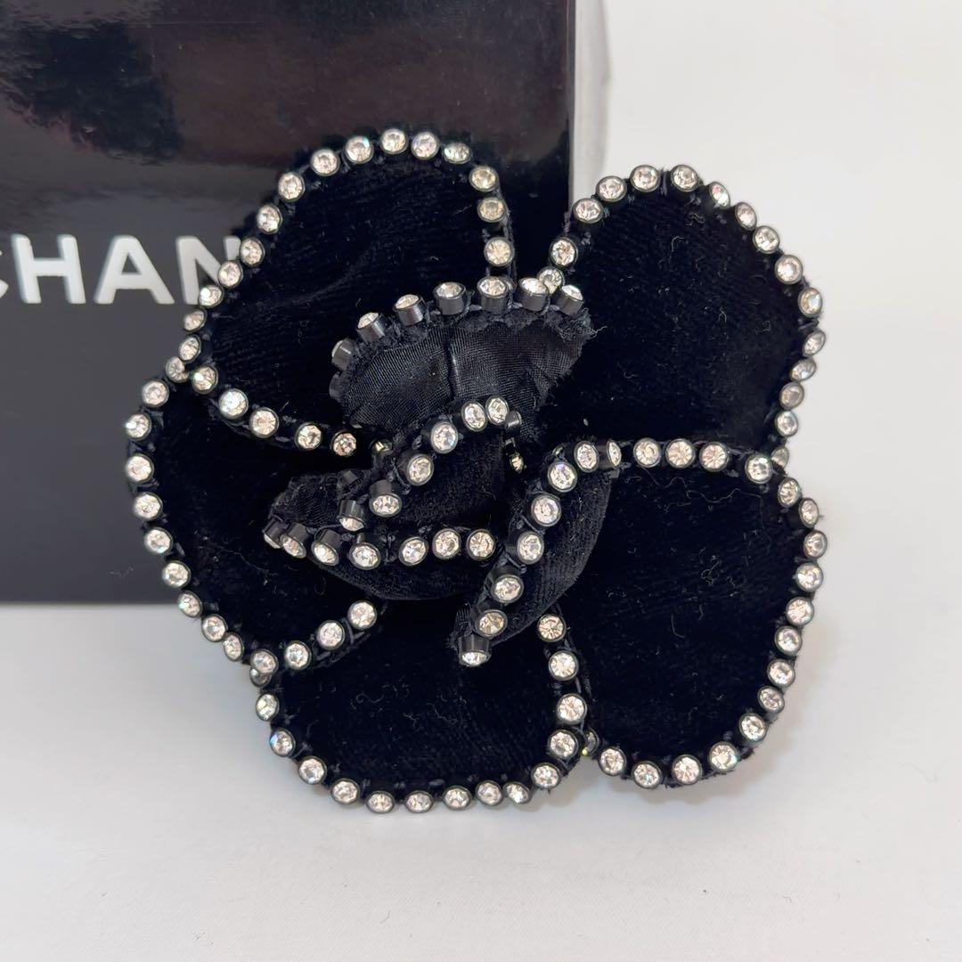 シャネル　CHANEL 　カメリア コサージュ　ブローチ　箱付き
