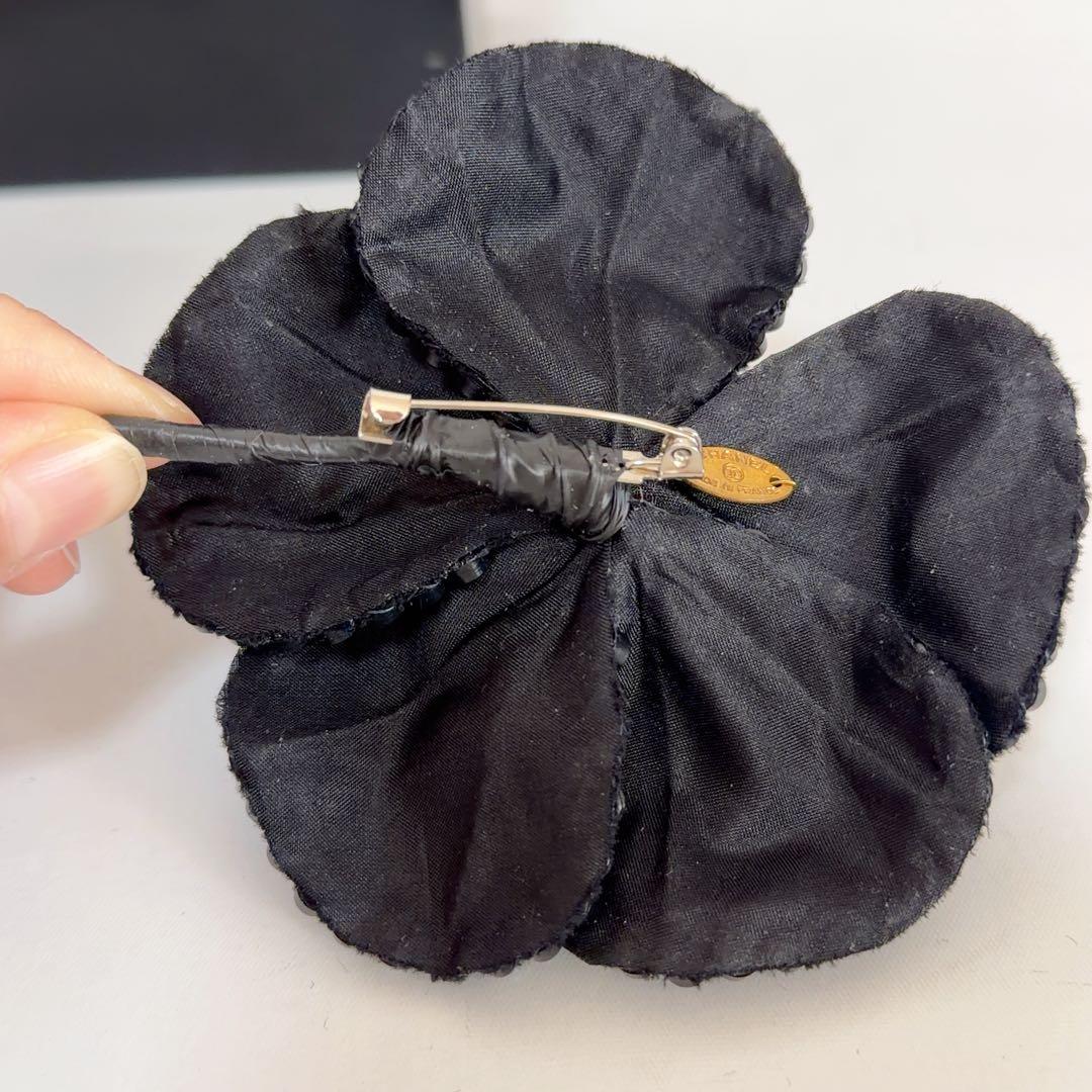 シャネル　CHANEL 　カメリア コサージュ　ブローチ　箱付き