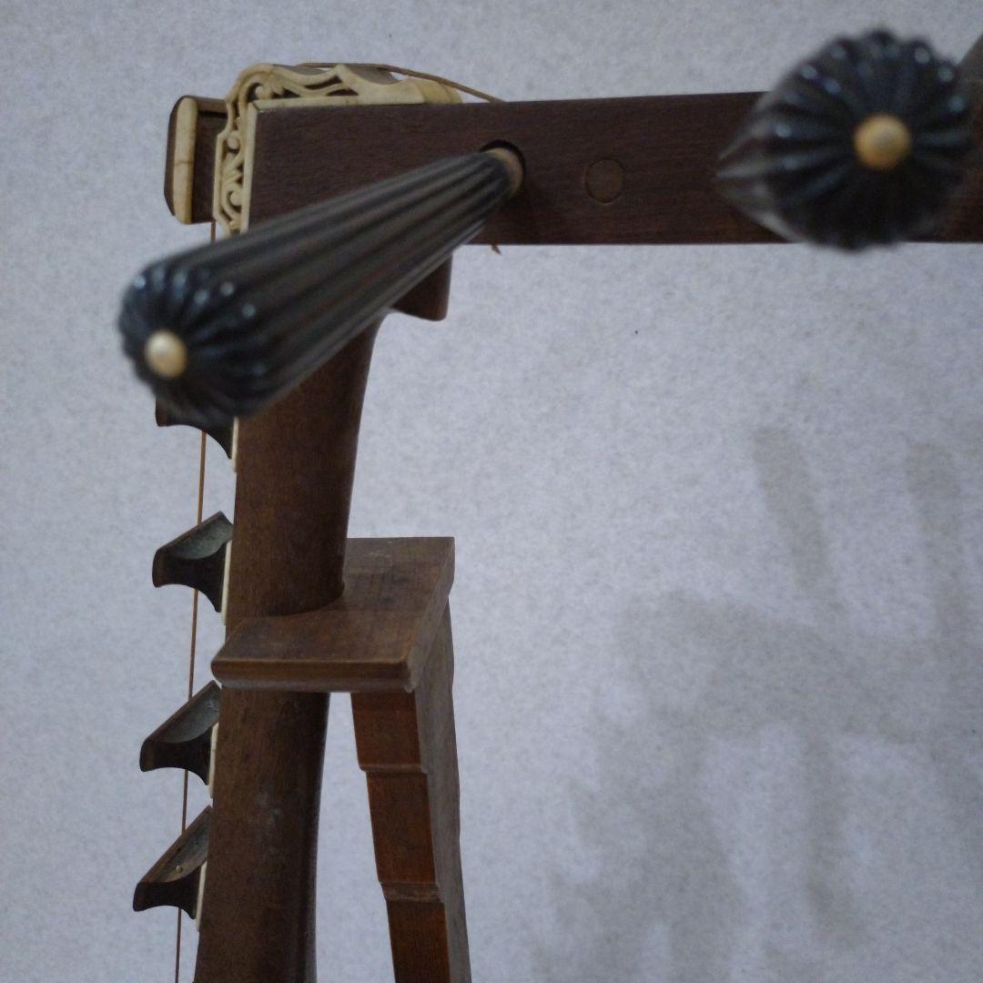 日本のアンティーク 琵琶 撥 弦楽器 和楽器 琵琶 木製　スタンド付き