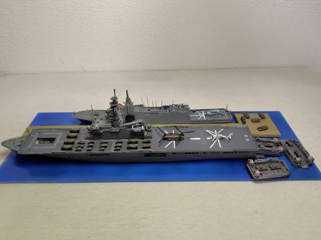 海上自衛隊護衛艦 おおすみ，みくま 1/700 スケール完成模型