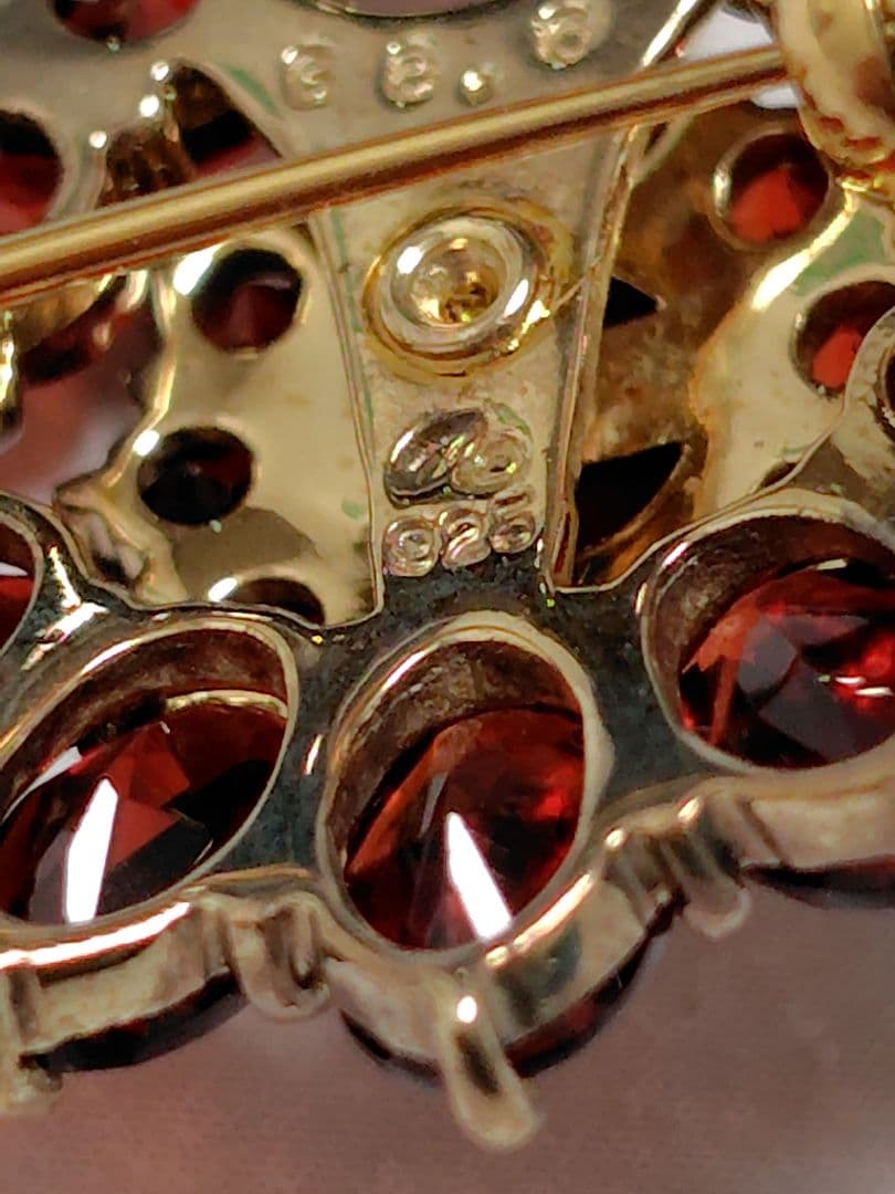 ロクザン　天然ガーネット　ブローチ　ペンダント　アクセサリー　ジュエリー