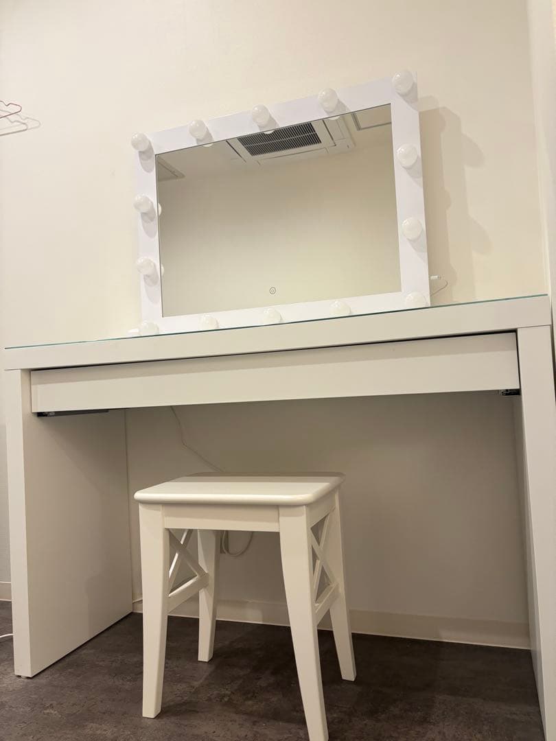 r*m様 IKEAホワイトドレッサー　LED照明付き