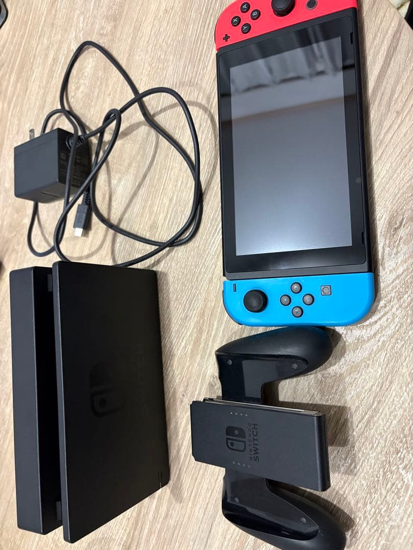 Nintendo Switch 本体 赤/青 Joy-Con 充電器 付き