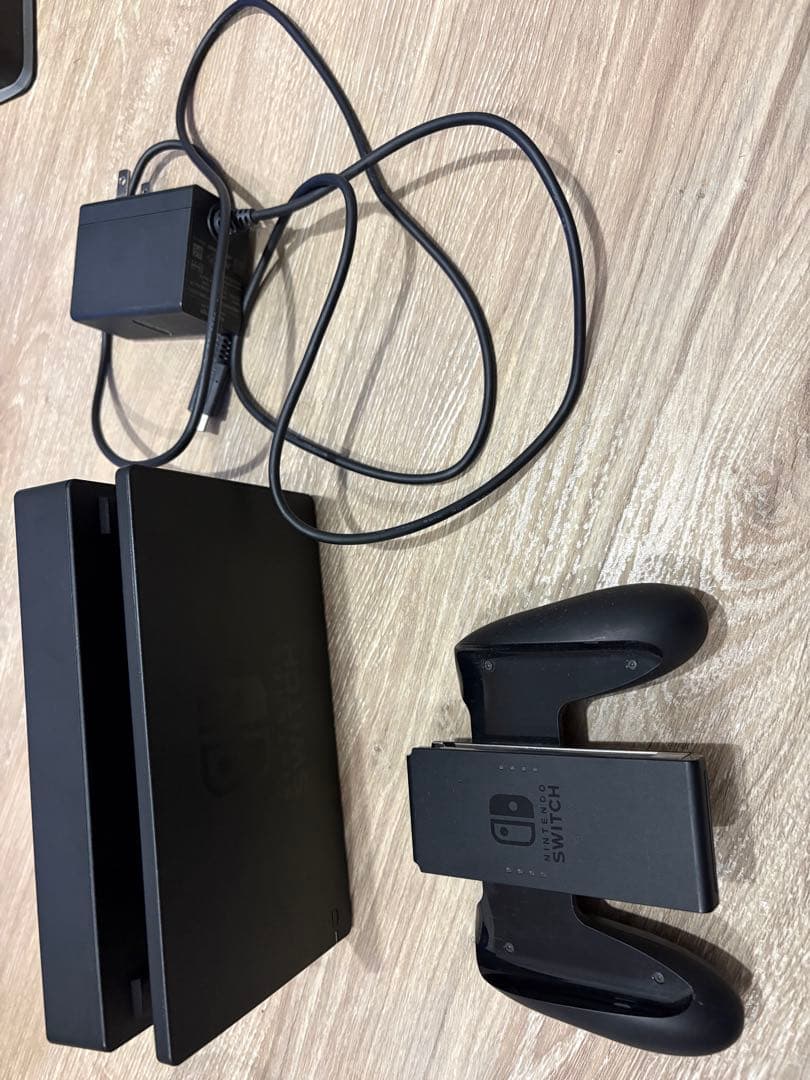 Nintendo Switch 本体 赤/青 Joy-Con 充電器 付き