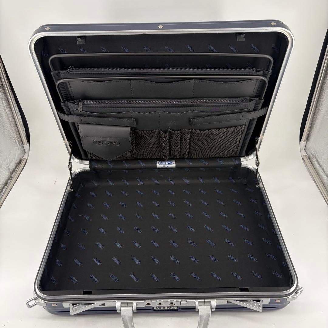 美品 リモワ アタッシュケース リンボ 紺 ポリカーボネート