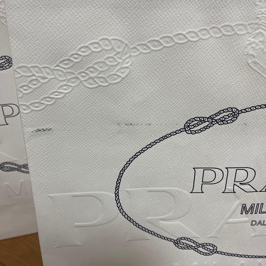 PRADA ギフトボックスと紙袋セット