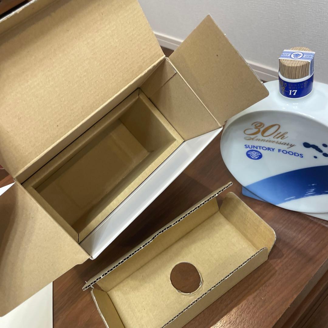 サントリーウイスキー　響17年　夢大きく　記念ボトル　陶器　未開封