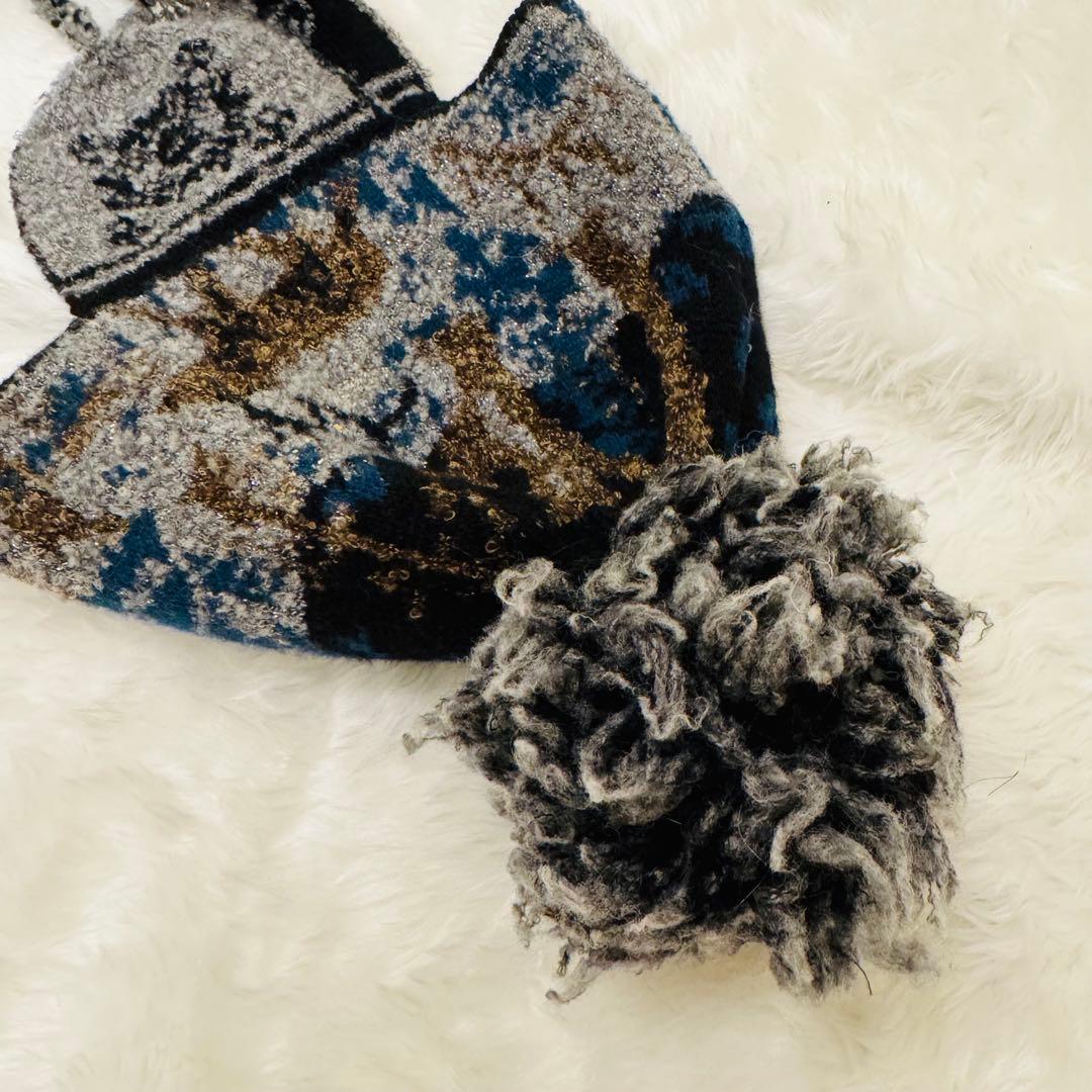 Vivienne WestWood ポンポン付きニット帽