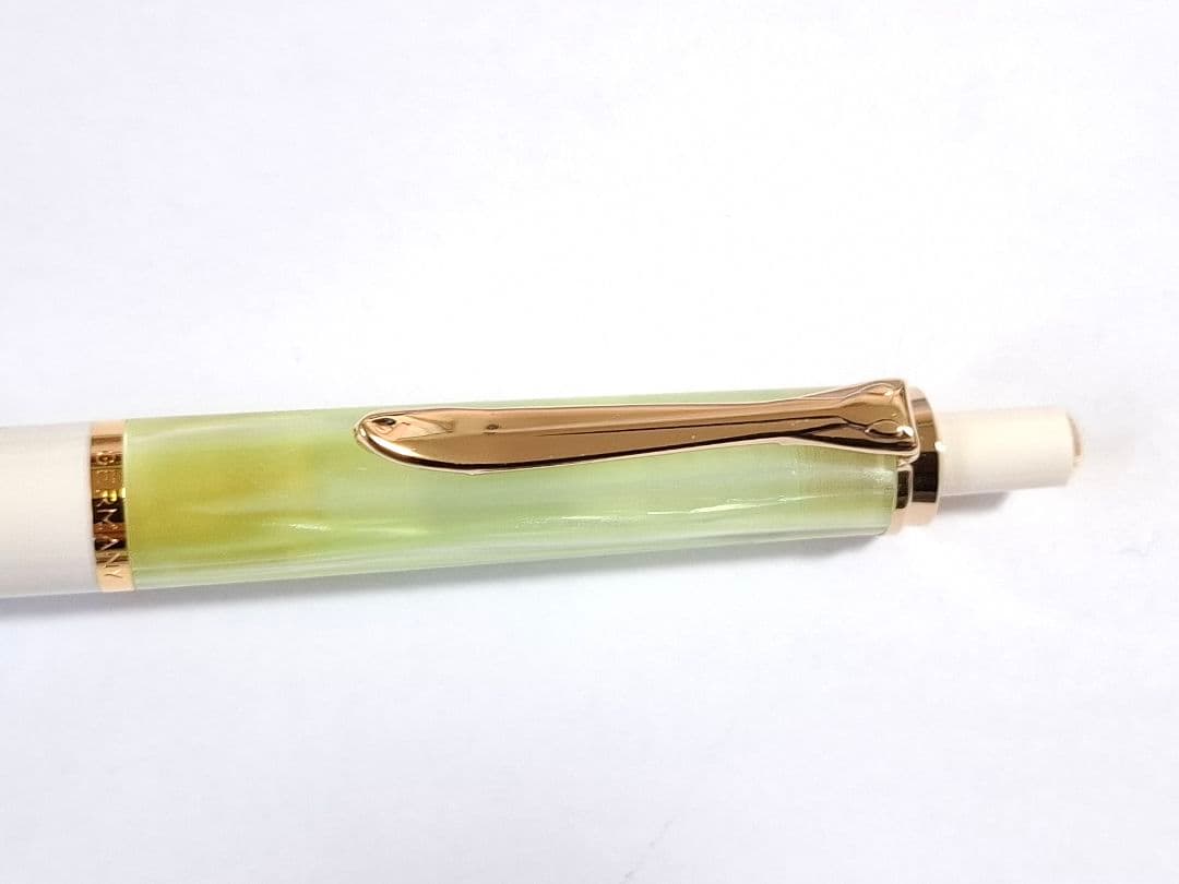 未使用　限定400本　PELICAN　ボールペン　K200　パステルグリーン