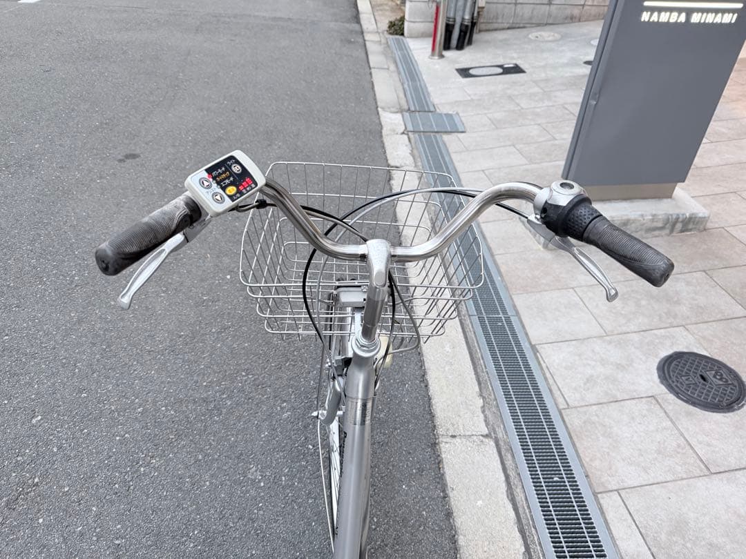 大阪府　パナソニック　 電動アシスト自転車 シルバー 26インチ