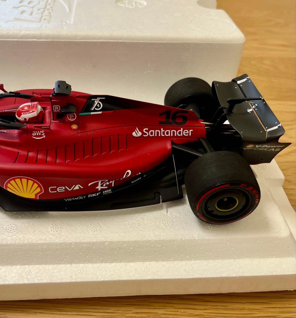 C.ルクレール フェラーリF1-75 1/18、アルファロメオ1/2ヘルメット