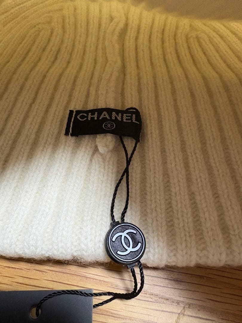 シャネル　ニット帽　白　海外正規品　新品