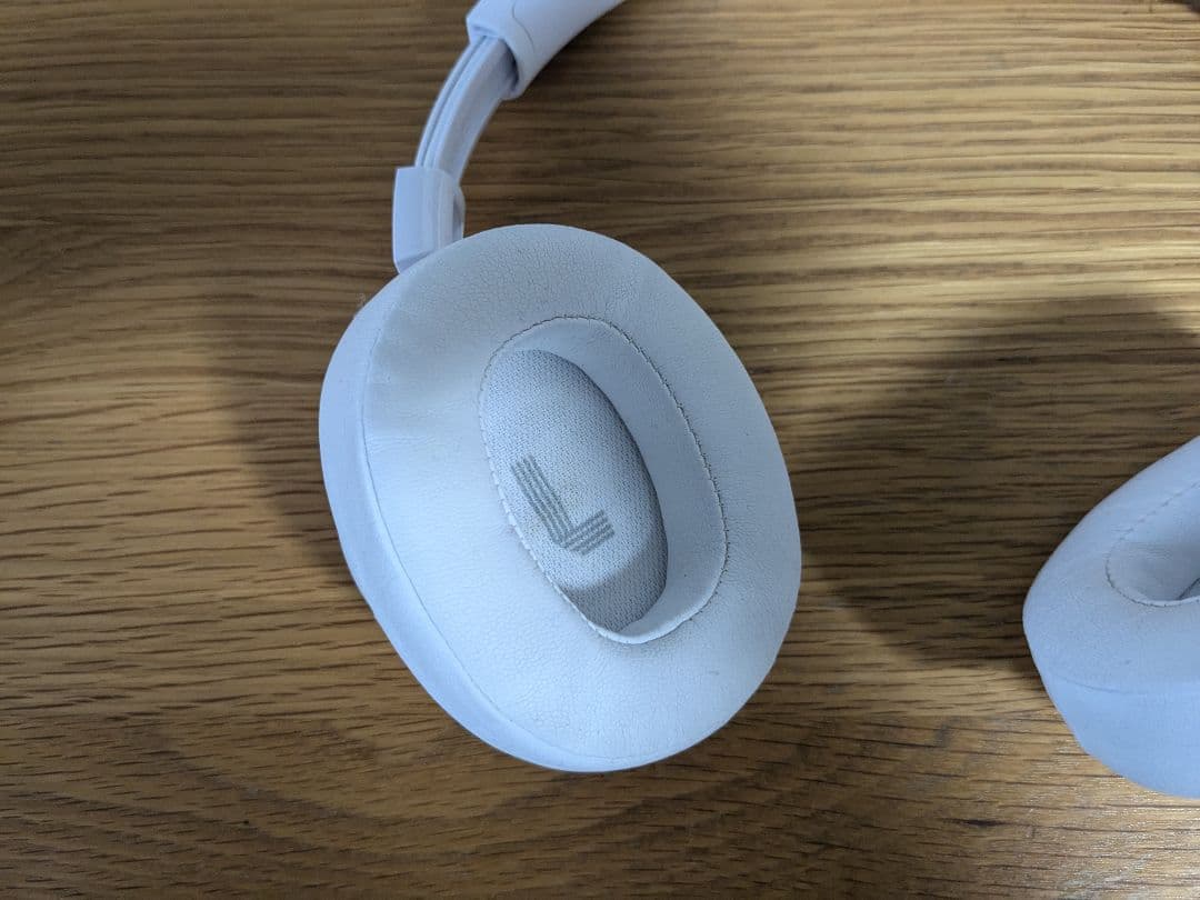 ワイヤレスヘッドホン　JBL TUNE 770NC