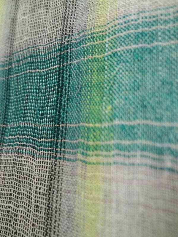 夏着物　白地に黒と緑の格子柄　シボ加工の洗える着物