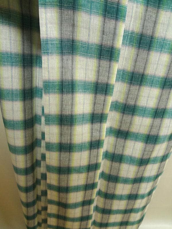 夏着物　白地に黒と緑の格子柄　シボ加工の洗える着物