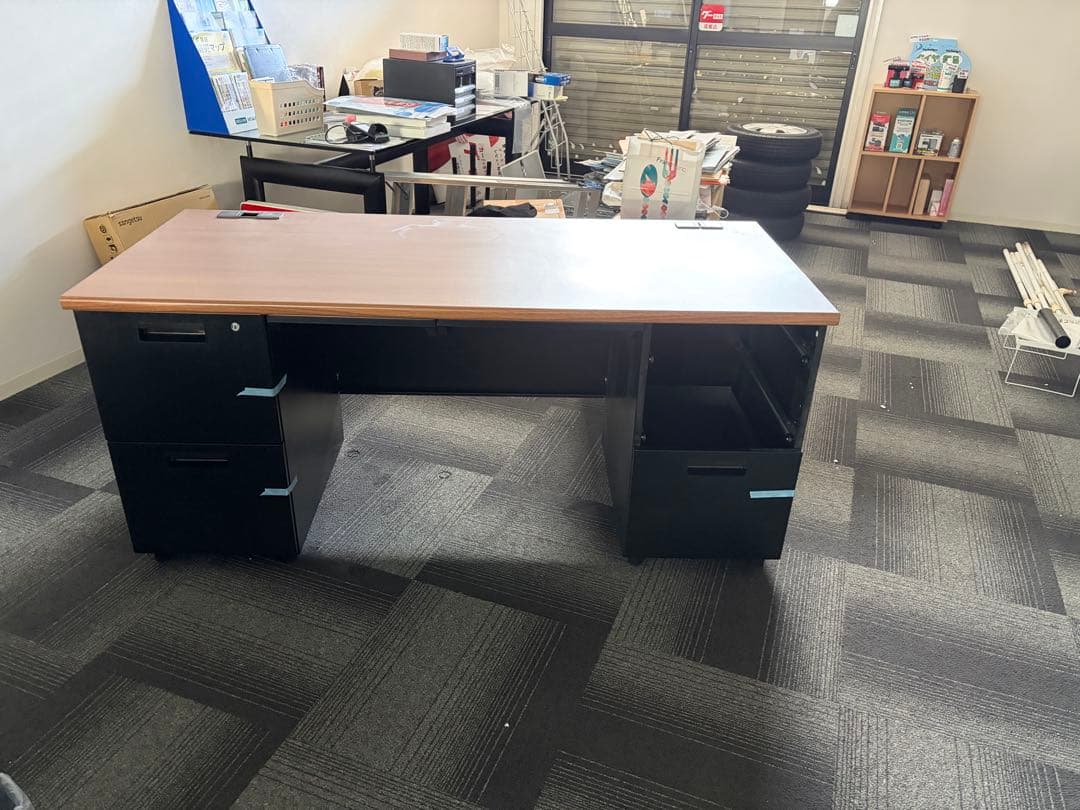 o*o様 木製天板のオフィスデスク 引き出し付き