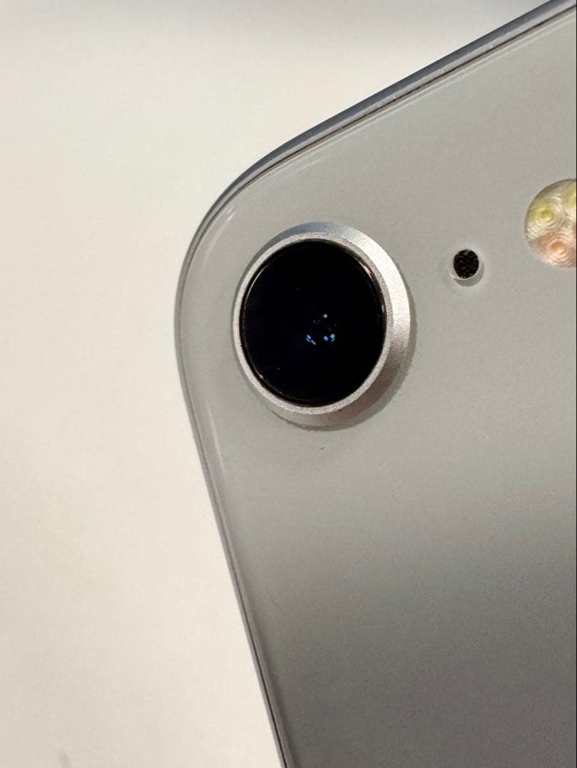 Apple iPhone 8 シルバー 64GB バッテリー残100%