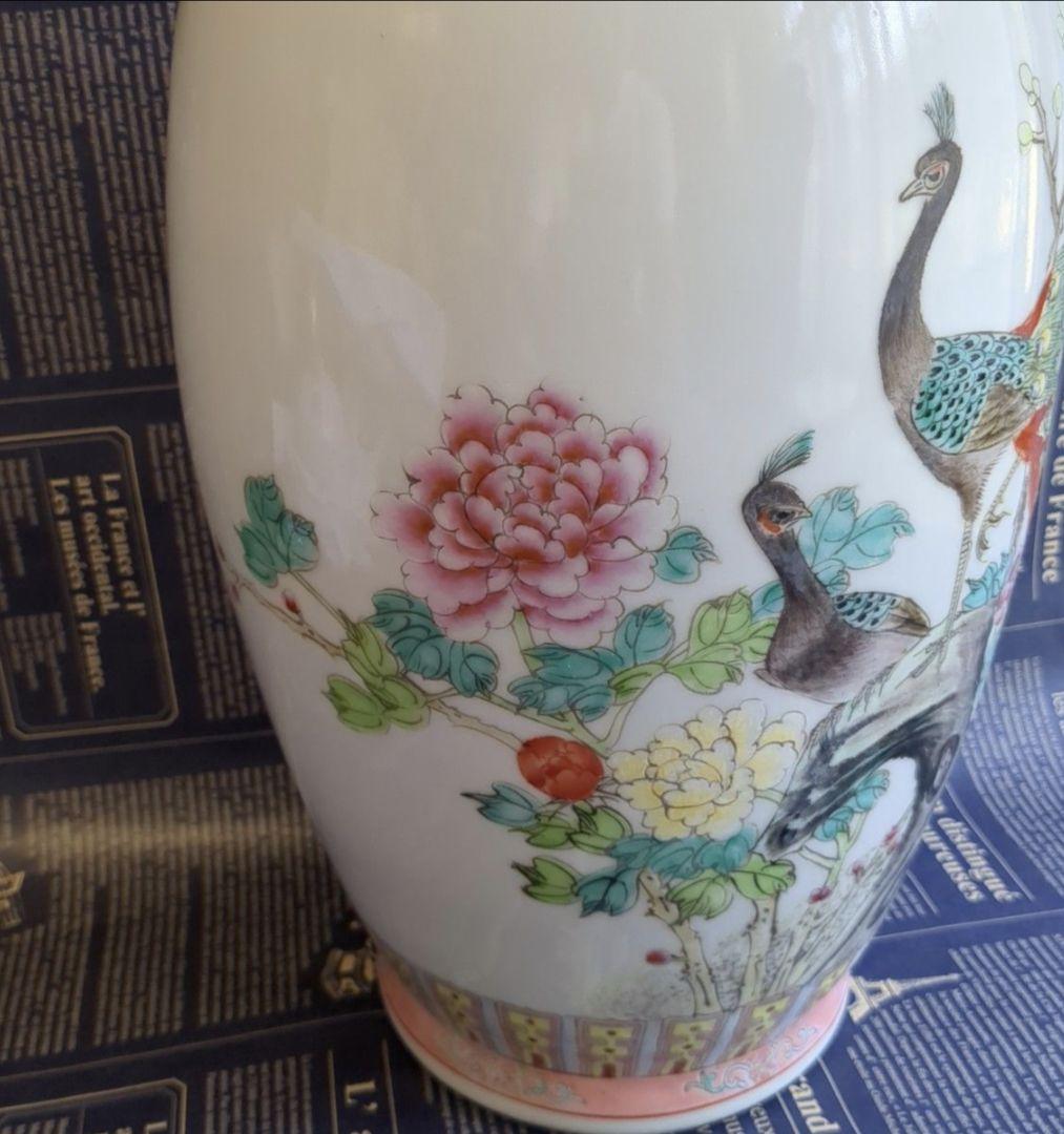 中国景徳鎮製　飾り壷　　　　漢詩孔雀牡丹瓶　花鳥図