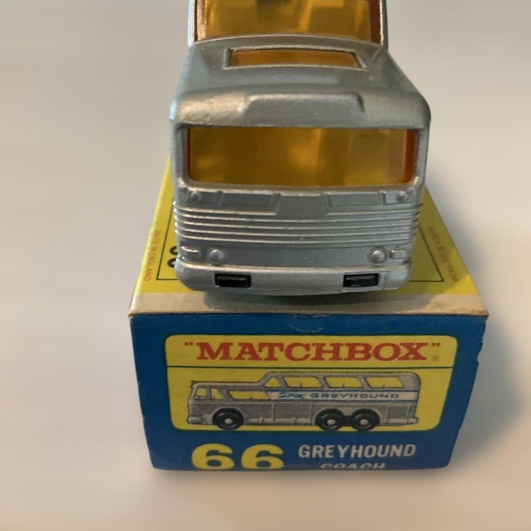 ミニカー　マッチボックス　66 グレイハウンドコーチ