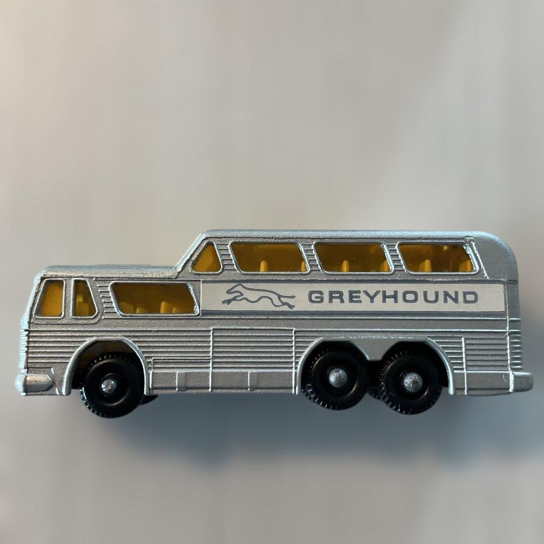 ミニカー　マッチボックス　66 グレイハウンドコーチ