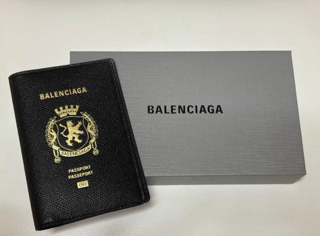 【30%オフ‼️未使用】BALENCIAGA パスポートケース　バレンシアガ
