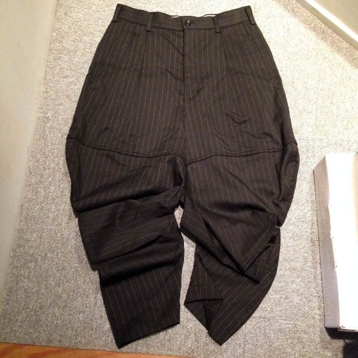 新品コムデギャルソンパンツ