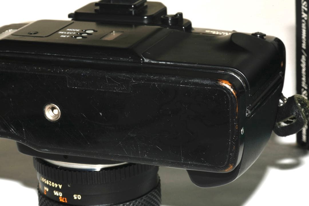 コンタックスCONTAX RXボディ（箱付き）+オマケレンズとストロボ