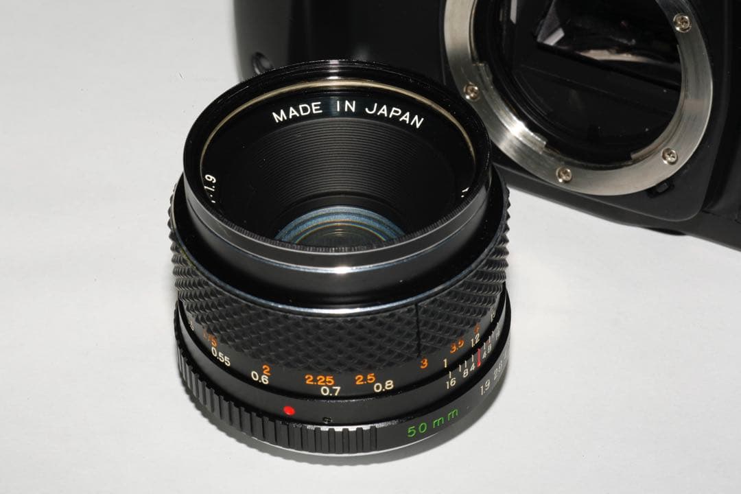 コンタックスCONTAX RXボディ（箱付き）+オマケレンズとストロボ