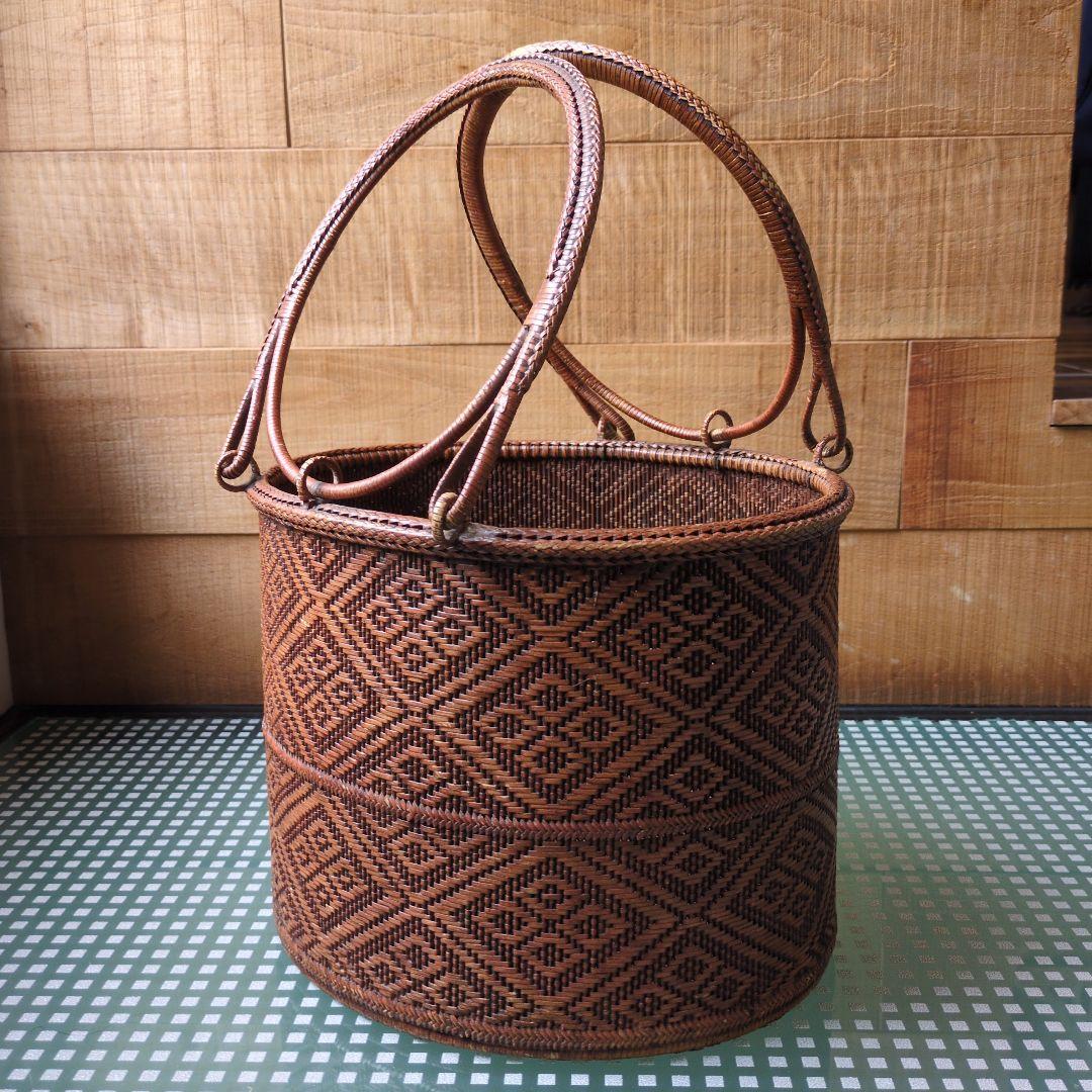 ヴィンテージ籠　民藝　東北　山葡萄　籐籠　昭和レトロ　あけび　手仕事　アタ