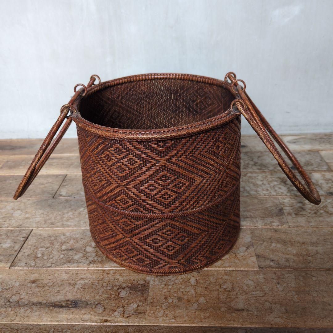 ヴィンテージ籠　民藝　東北　山葡萄　籐籠　昭和レトロ　あけび　手仕事　アタ
