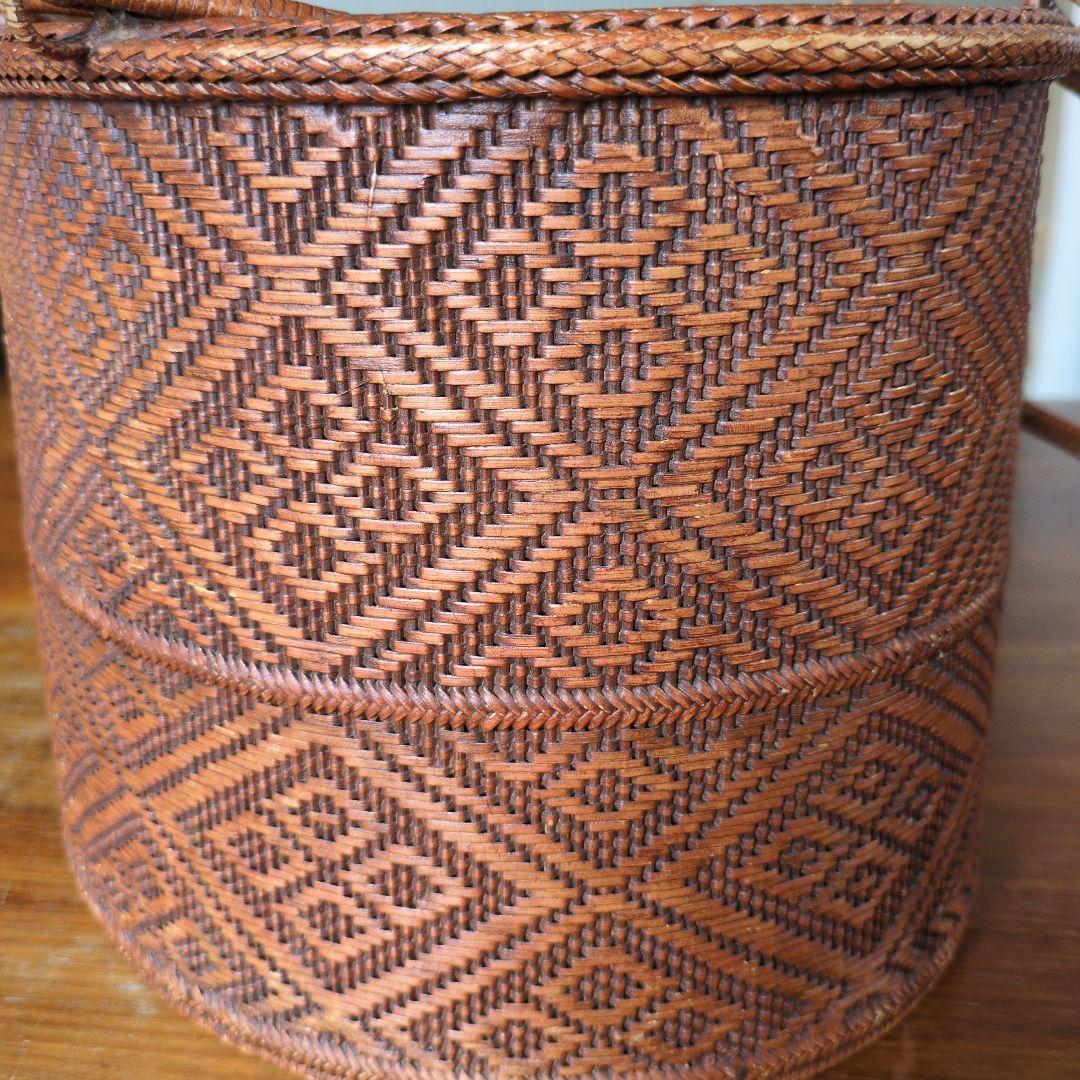 ヴィンテージ籠　民藝　東北　山葡萄　籐籠　昭和レトロ　あけび　手仕事　アタ