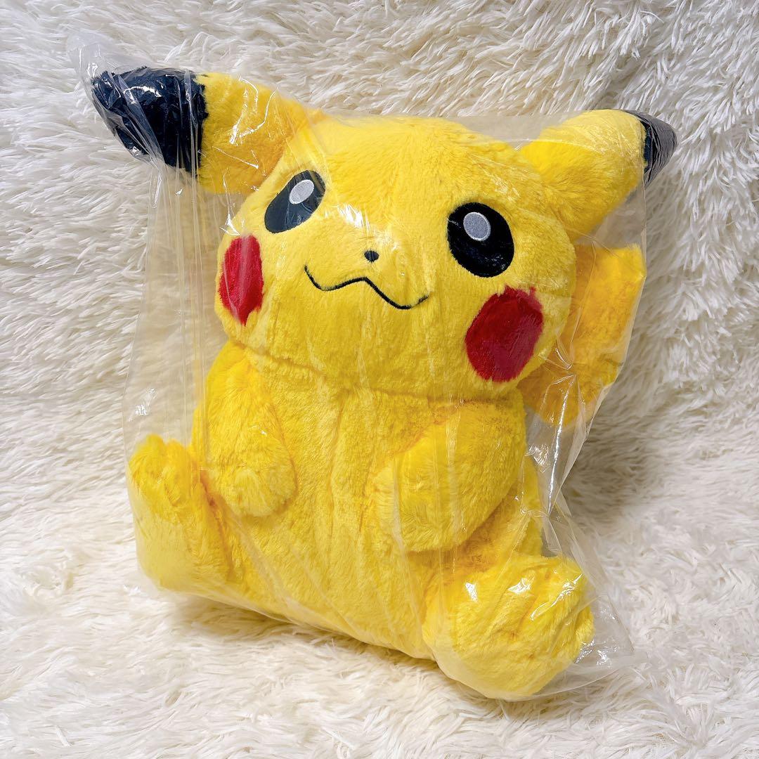 おっきいふわふわぬいぐるみ　ピカチュウ