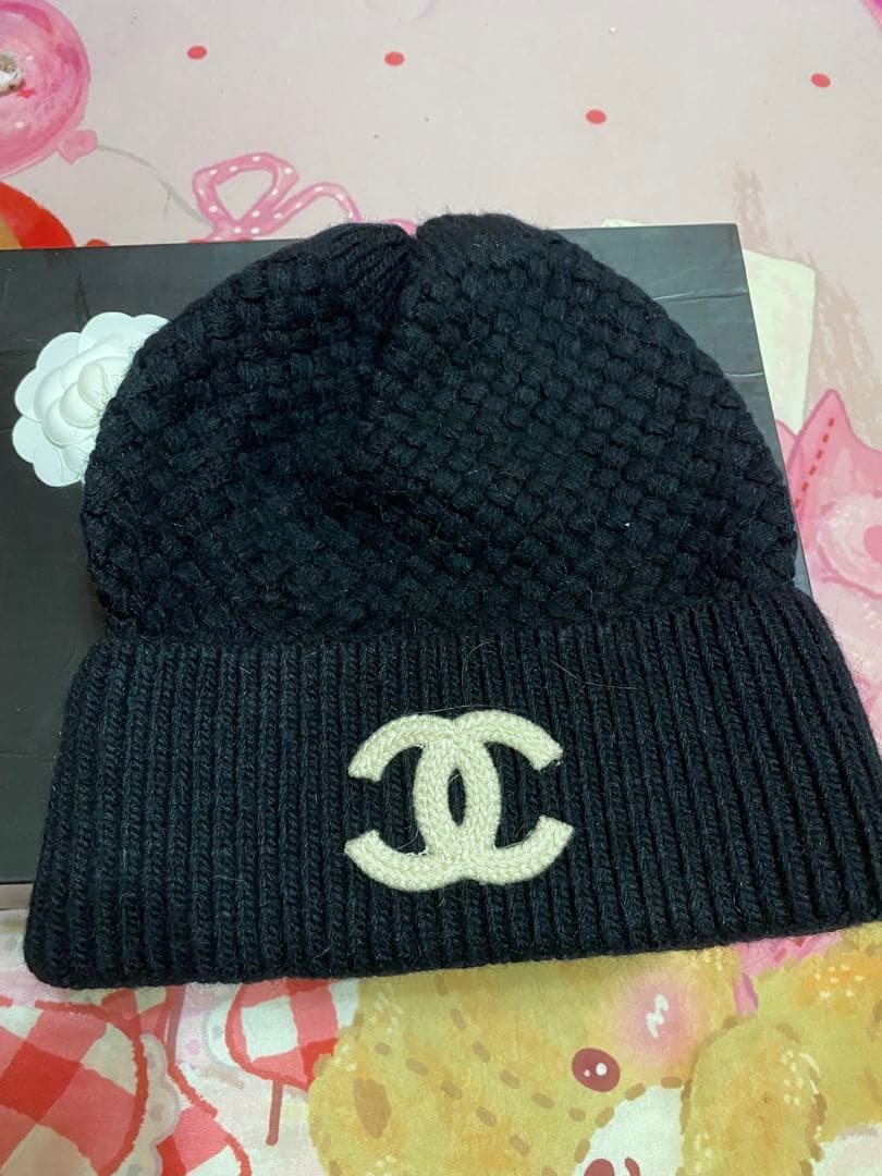 本日お値下げCHANEL ❤️美品黒 ニット帽 編み込みデザイン