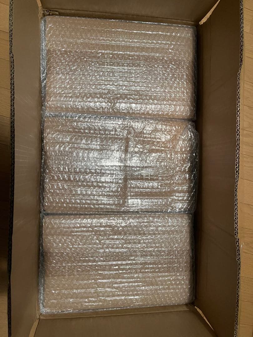 KAWS HOLIDAY UNITED KINGDOM3色セット