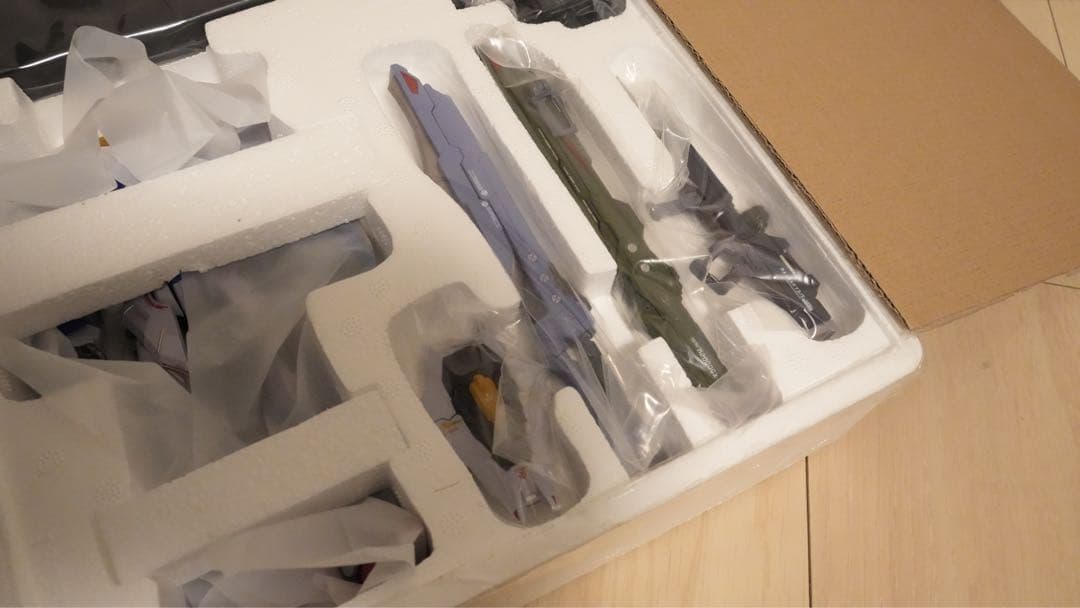 L BUILD メタルビルド デスティニーガンダム　ソウルレッド