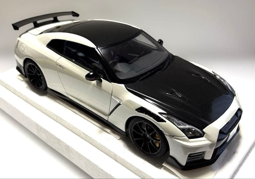 オートアート NISSAN GT-R(R35) 1/18 ニッサンGT-R