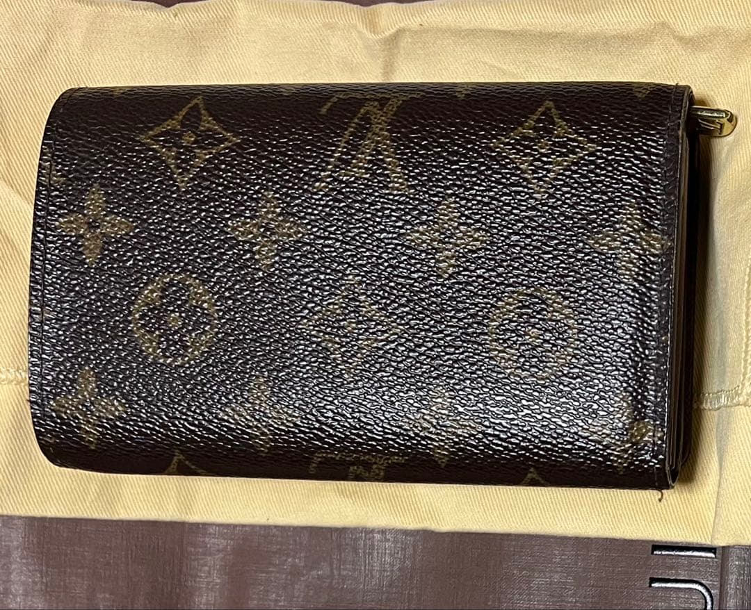 【週末限定sale】ルイヴィトンポルトモネトレゾ−ル二つ折財布　美品