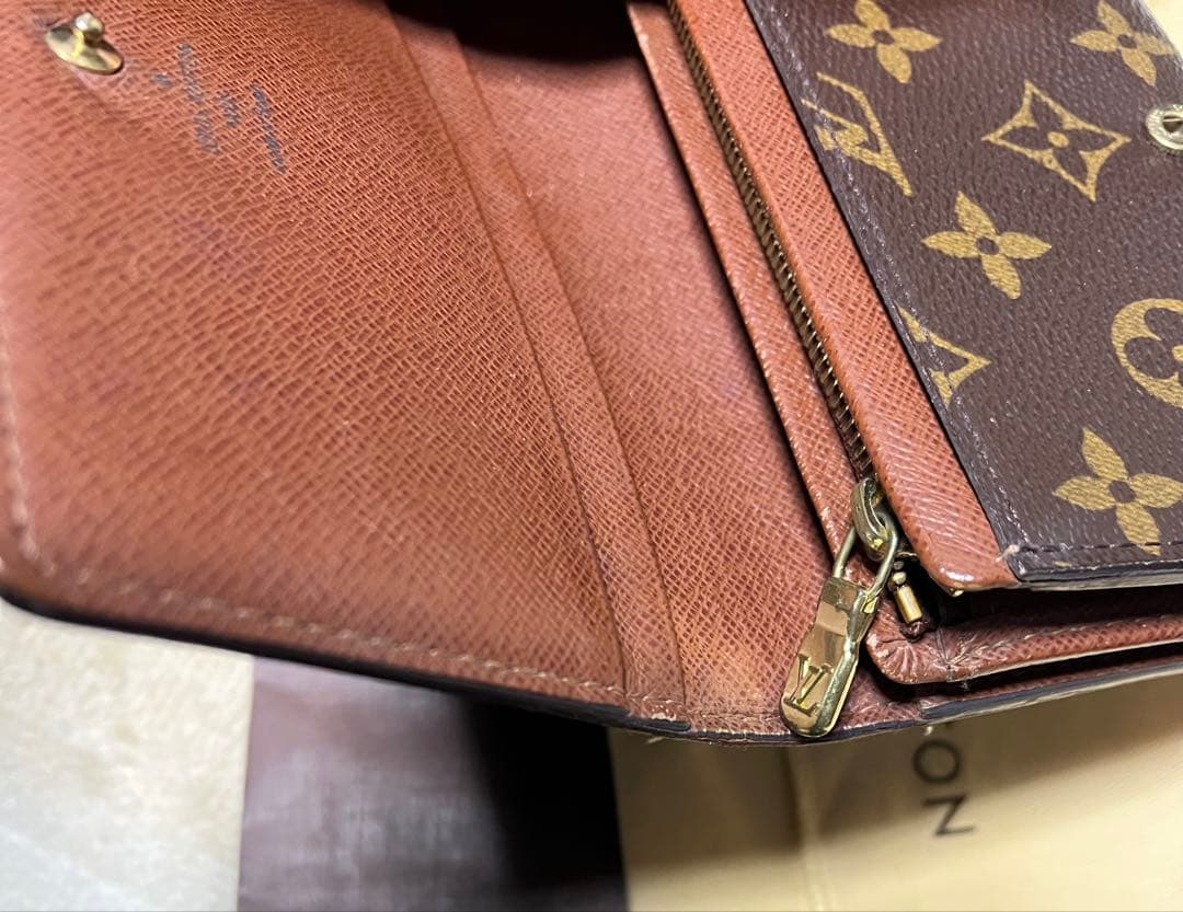 【週末限定sale】ルイヴィトンポルトモネトレゾ−ル二つ折財布　美品