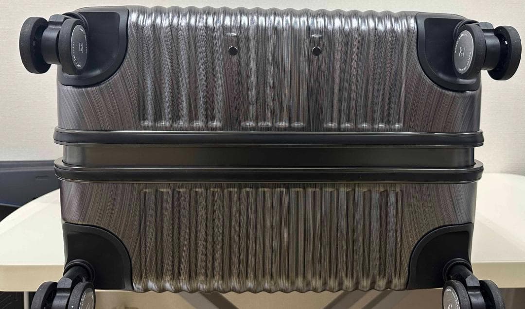 新品 ★ スイスミリタリー スーツケース 105L チタン 28インチ ブラック