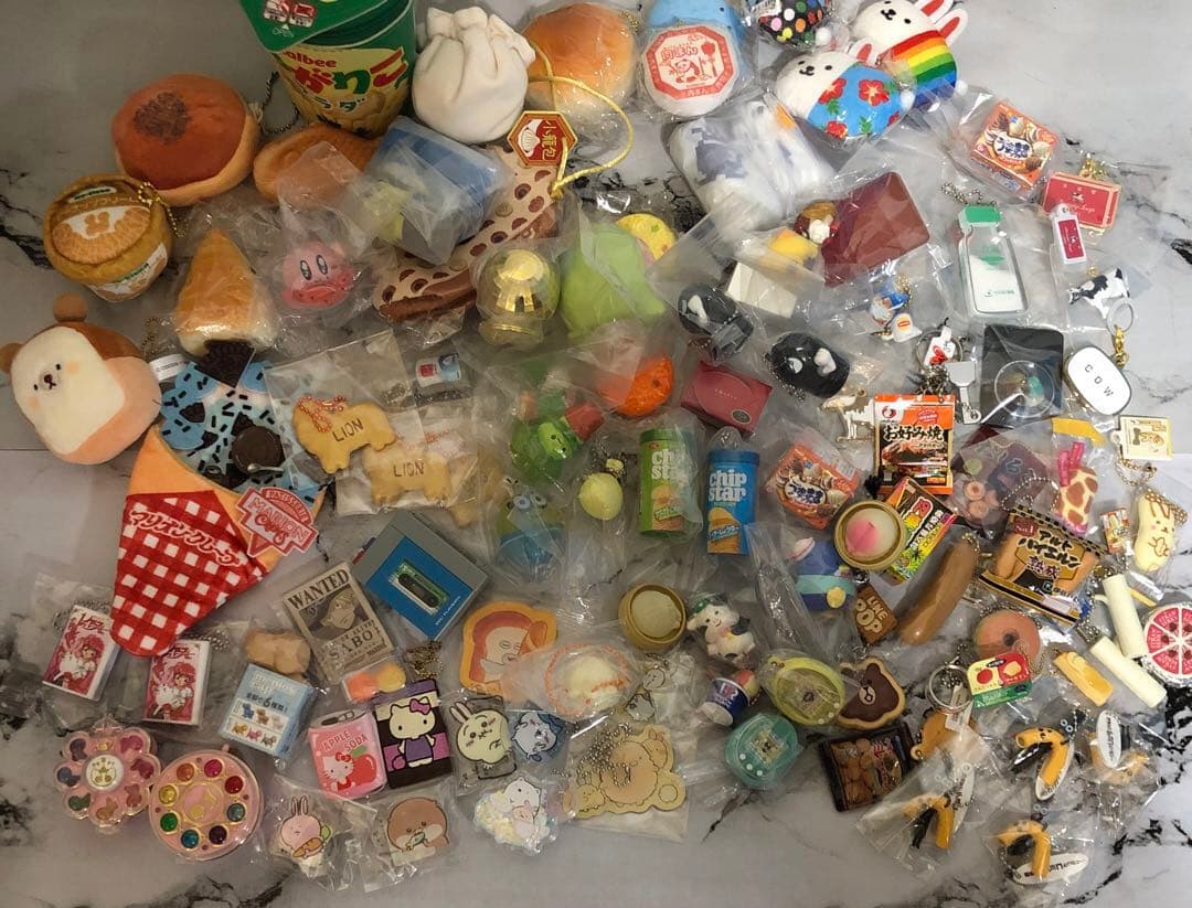 ノンジャンル　サンリオ　ちいかわ ミニチュア　食品　ガチャ　大量